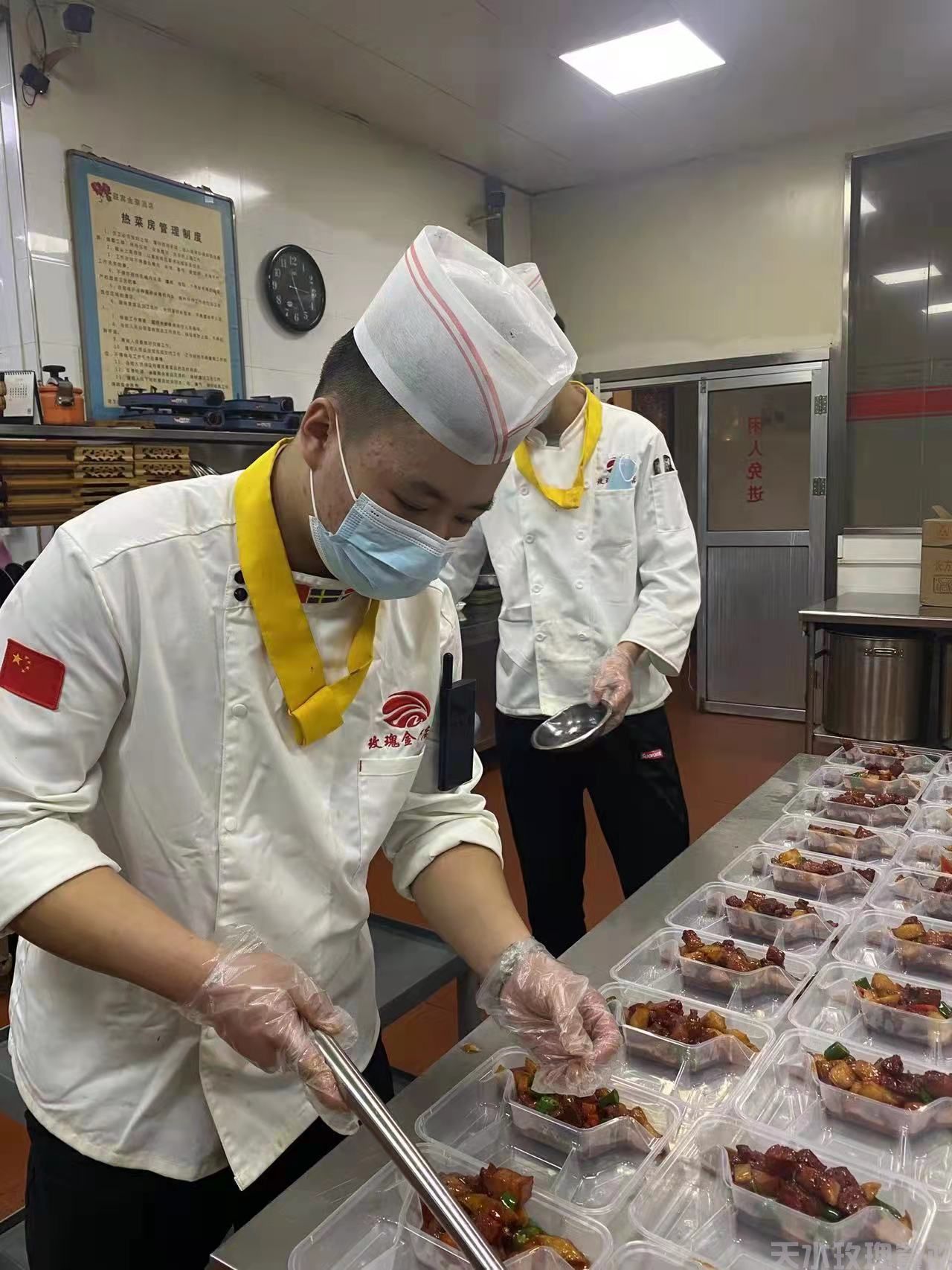 天水金荣大酒店支援新冠病毒防疫一线志愿者掠影(图1)